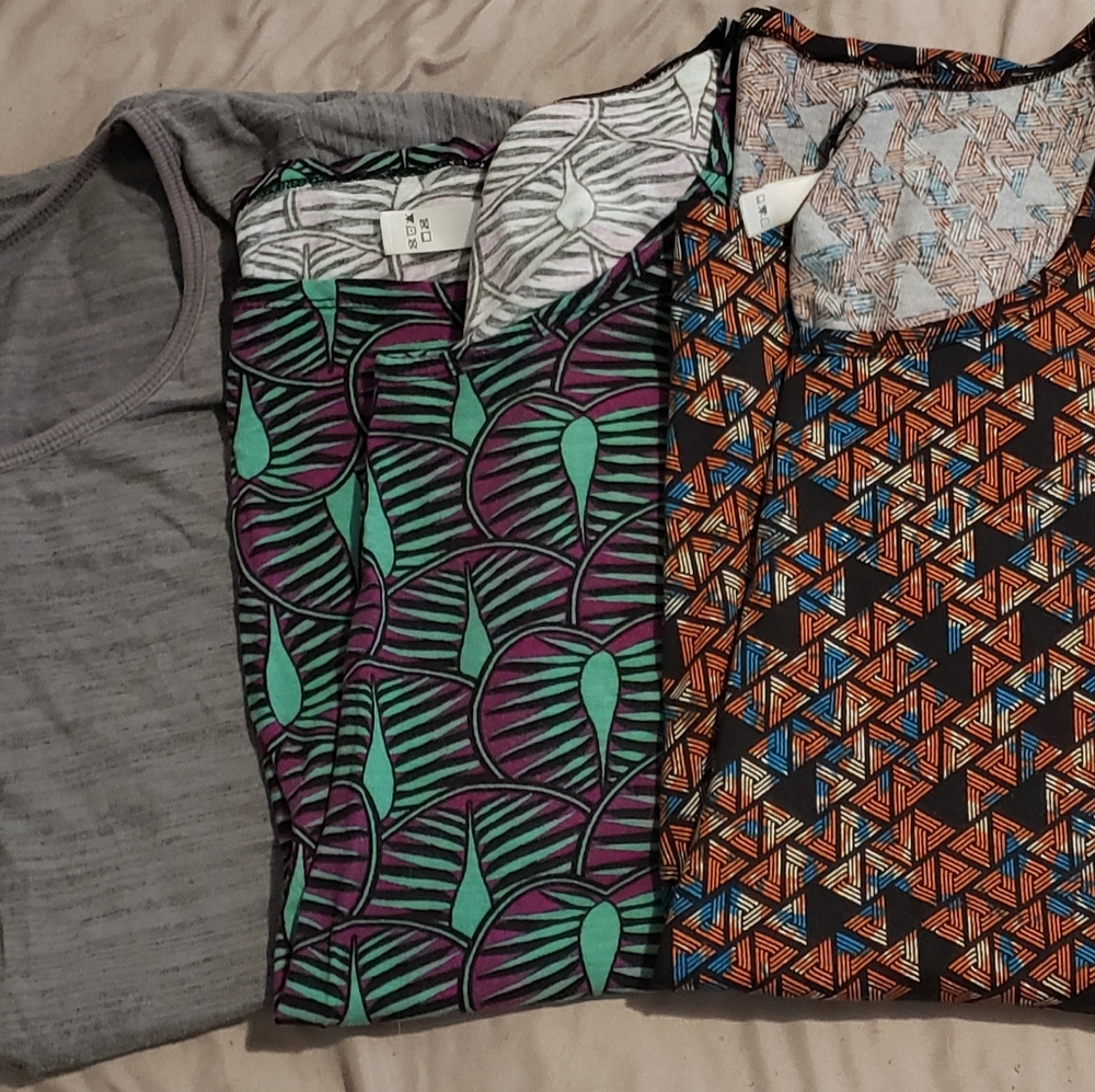 🌞 Lularoe lot of 3 classic tees
